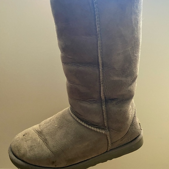 Ugg Boots - Picture 6 of 8
